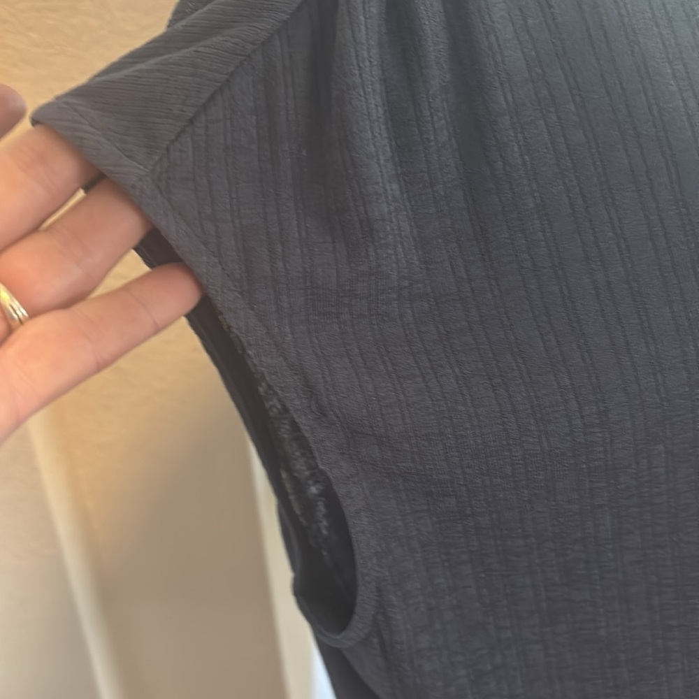 Light Flowy Blouse - Picture 4 of 5